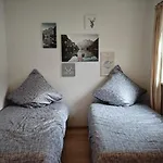 Weilheim Mit Garten Spiel Und Spass Quarto em Acomodações Particulares Weilheim in Oberbayern