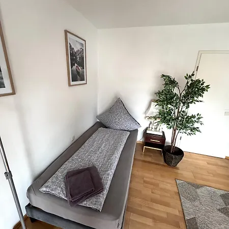 Weilheim Mit Garten Spiel Und Spass בית אירוח